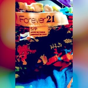 Very Pretty Forever 21 Top, Size Small, Stretchy with Elastic